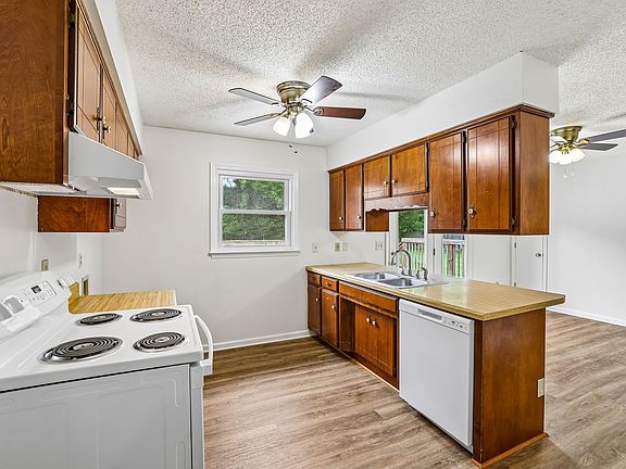 5th image of 2724 Fawnwood Dr