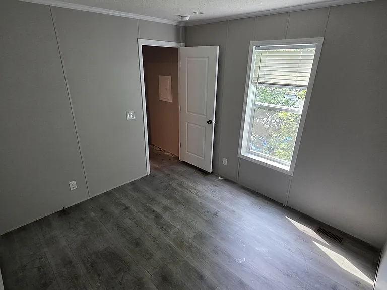 23 Thomas Ln #431 — Photo 9