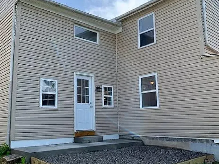 601 W Market St — Photo 3