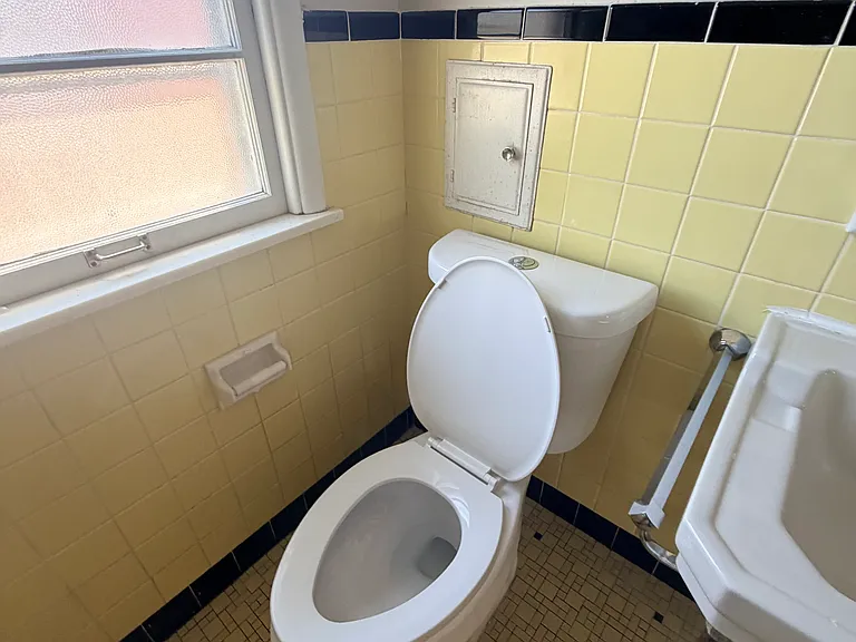 2307 Noble Rd #2 — Photo 15