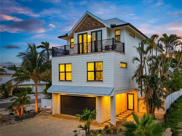 2200 Avenue B, Bradenton Beach, FL 34217