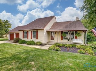 1305 Cardinal Rd, Bowling Green, OH 43402
