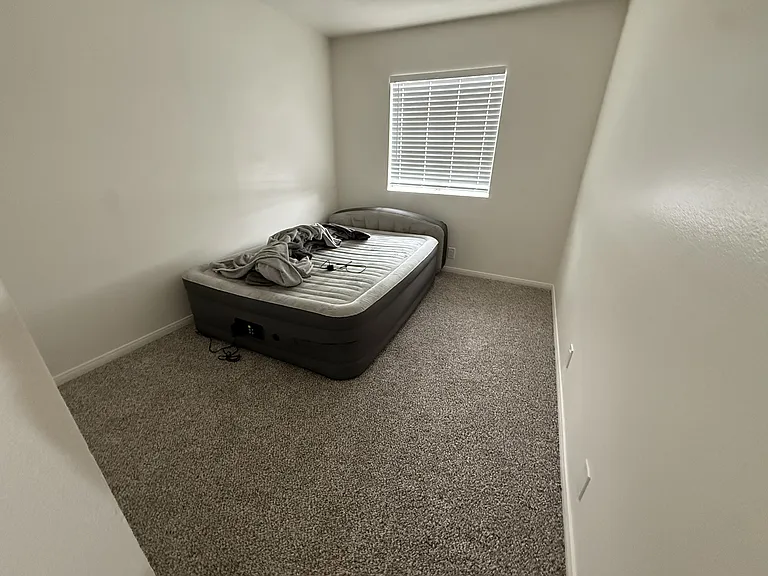 1325 W Latham Ave — Photo 6