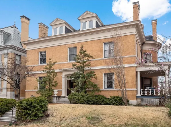 5257 Washington Pl, Saint Louis, MO 63108