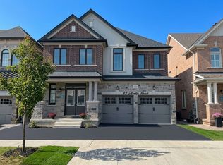 82 Merlin St, Oakville, ON L6H0Z4