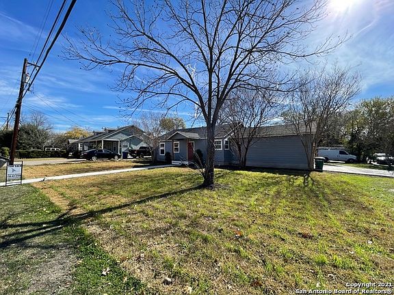2nd image of 216 W Wildwood