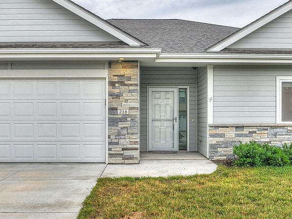 3rd image of 218 Peregrine Pl