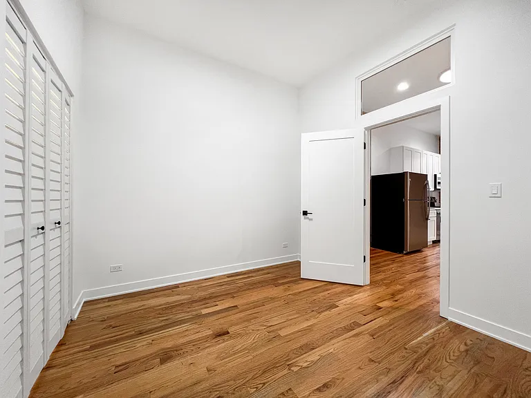 309 W Chicago Ave #302 — Photo 12