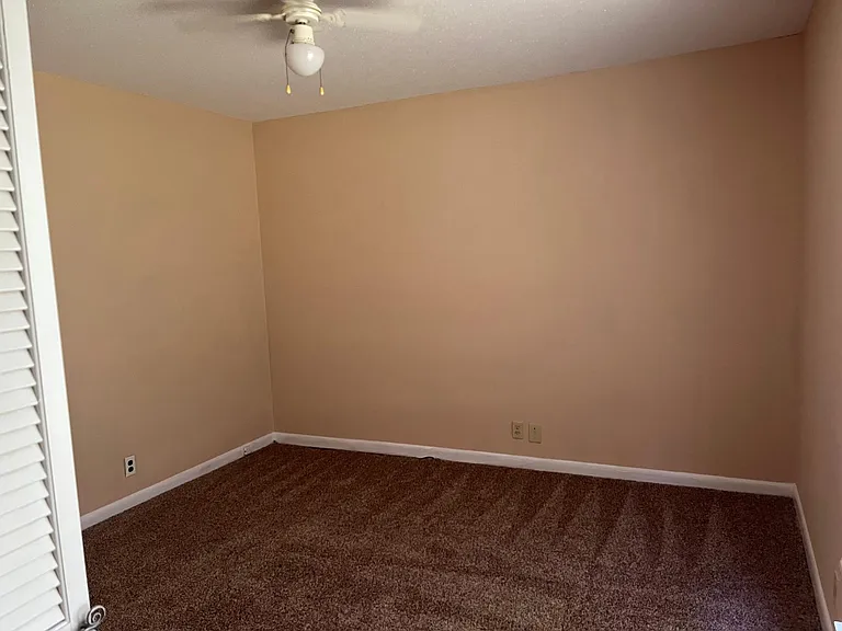 1806 E Mansfield Dr — Photo 16