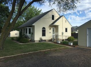 881 Mississippi St NE, Fridley, MN 55432