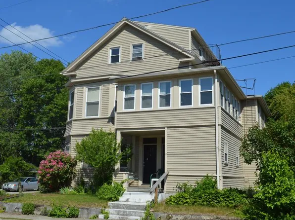 136 Blade St Floor 1, Warwick, RI 02886