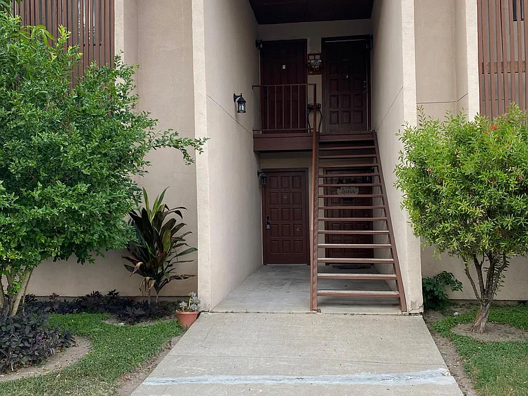 305 Calle Amistosa N #N-401 — Photo 1