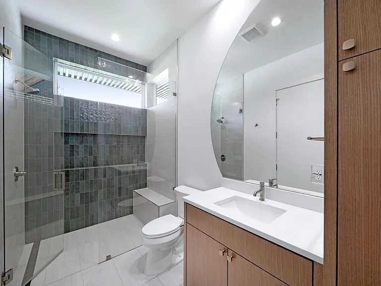 Guest House Bath