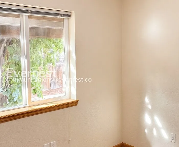 250 Opal Ct — Photo 27