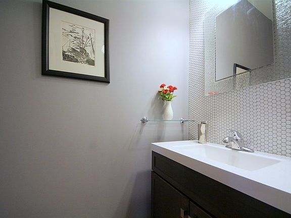 3rd image of 356 W Pointe Dr