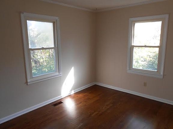 5th image of 115 E 96th St