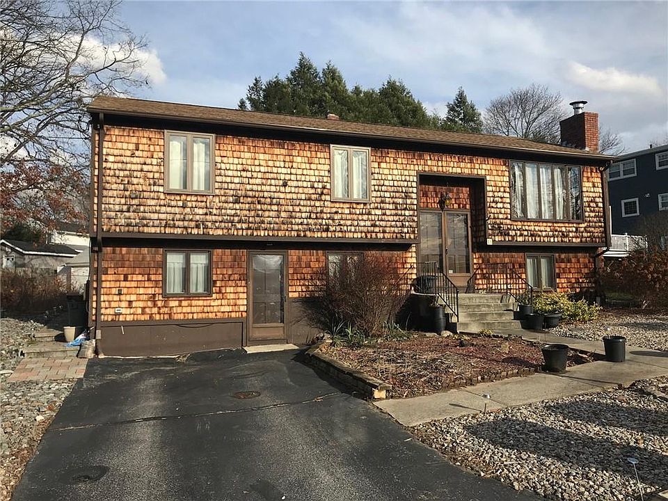 1st image of 15 Julia Dr