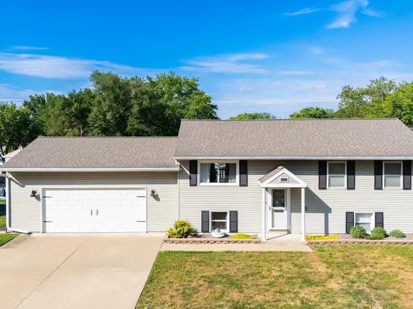 1800 Columbus Dr, Pekin, IL 61554