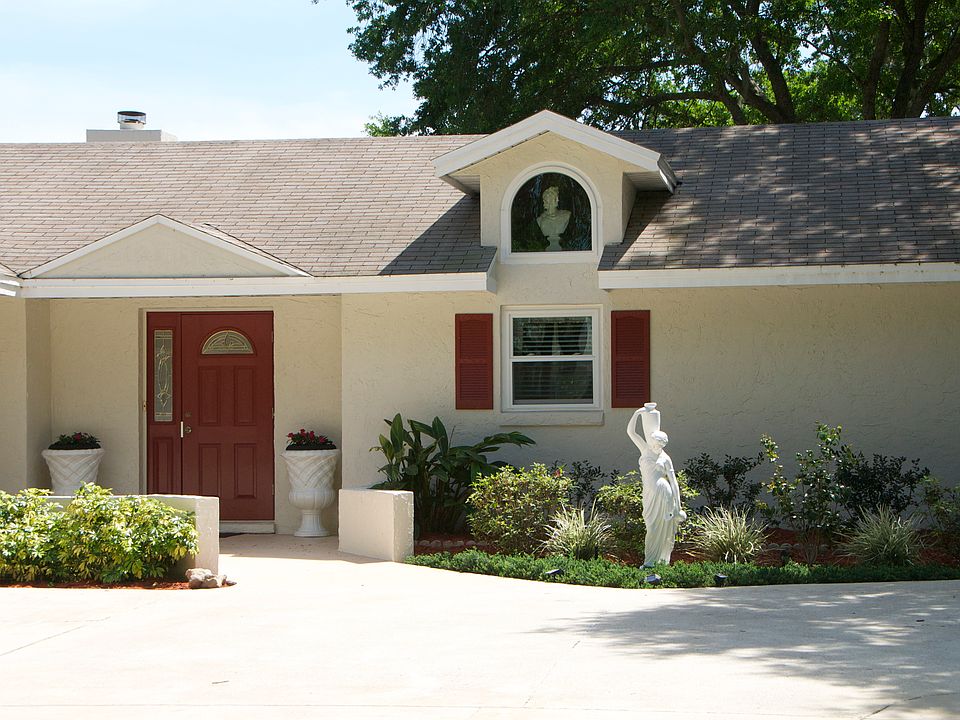 1st image of 917 Hammock Shade Dr