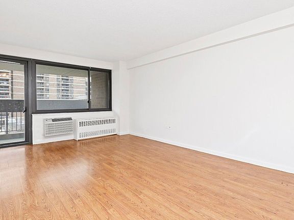 4th image of 80 Gold St #6N