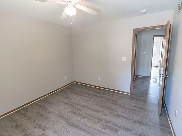 1505-1507 Bodie Dr — Photo 32