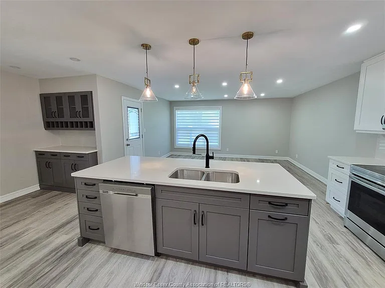 2571 Jos Street Louis Ave — Photo 6