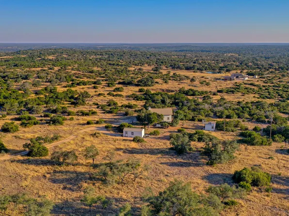 195 Deadend Rd, Mountain Home, TX 78058