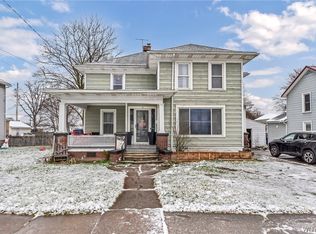 76 Prospect St, Lockport, NY 14094