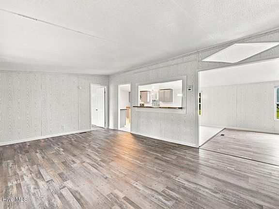 3rd image of 141 Woodview Lane