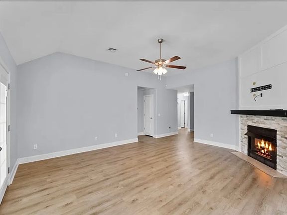 5th image of 550 Bonanza St