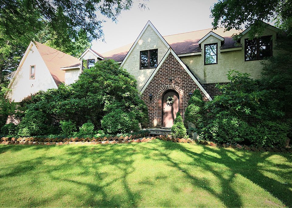 1st image of 12 Vista Dr