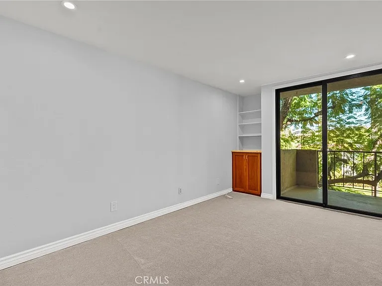 330 W California Blvd — Photo 8