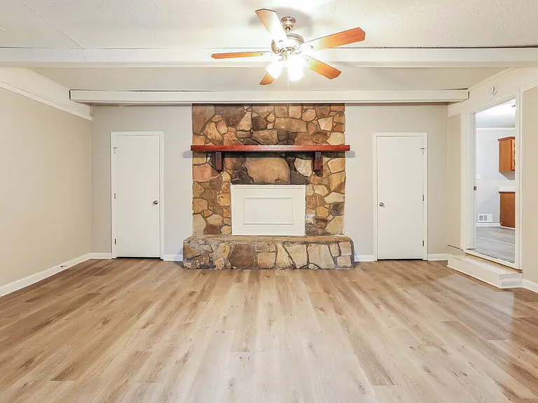 1338 W Stoneybrook Dr — Photo 13