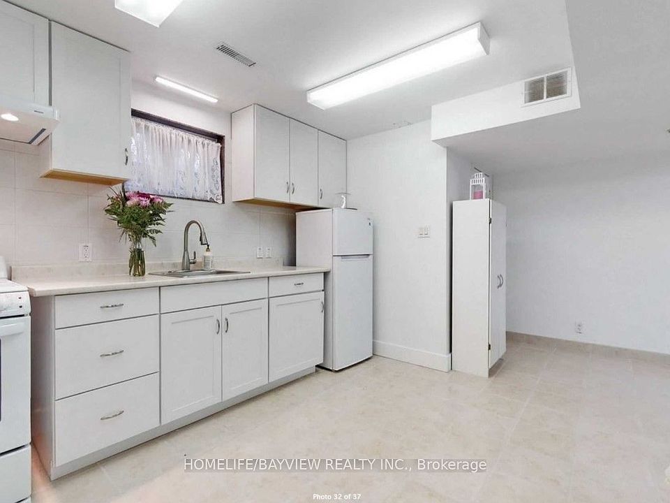 2nd image of 14 Gray Cres