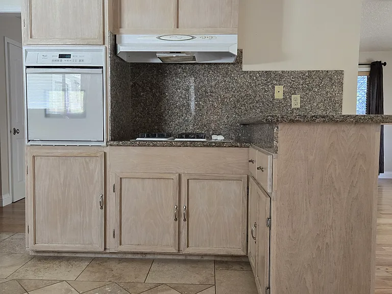 1428 Park Ave — Photo 10