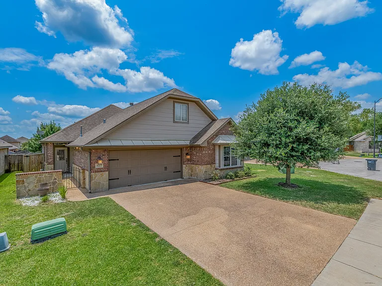 4203 Cedar Creek Ct — Photo 1