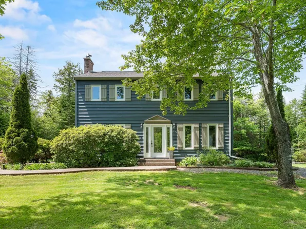 26 Belmore Dr, Halifax, NS B2T 1J4