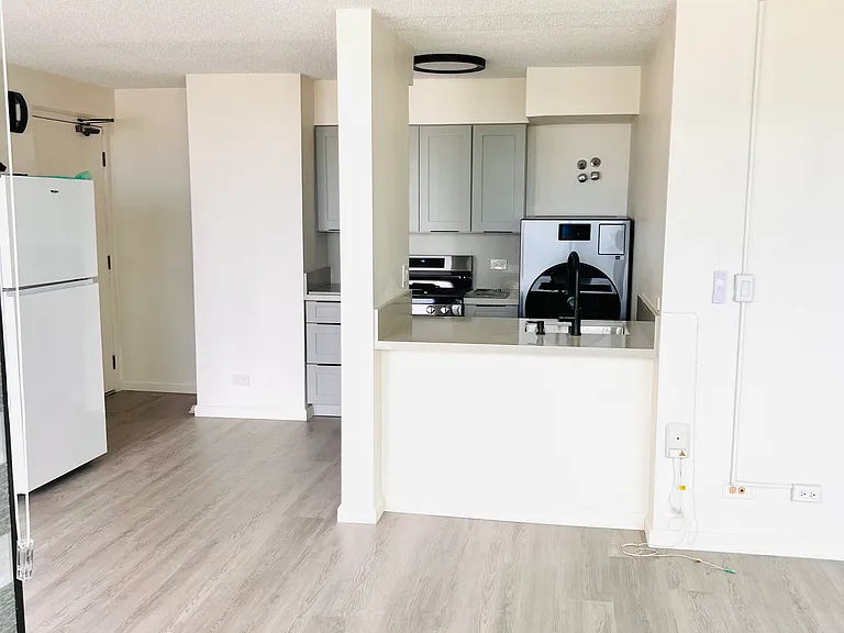 1571 Piikoi St #702 — Photo 11