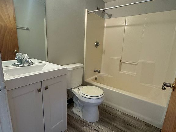 5th image of 10 Grand St Unit 301