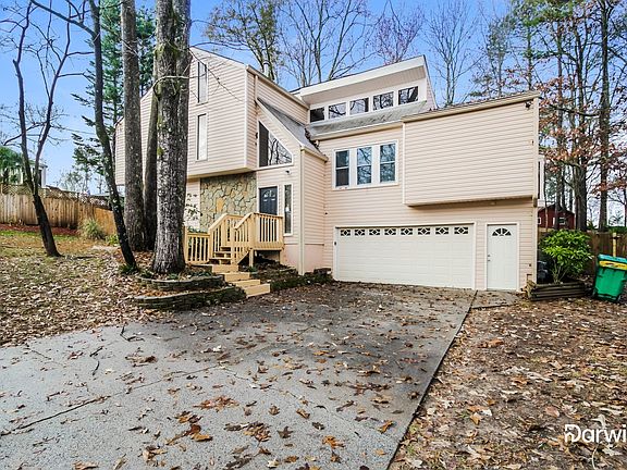 2nd image of 3505 Parkview Dr