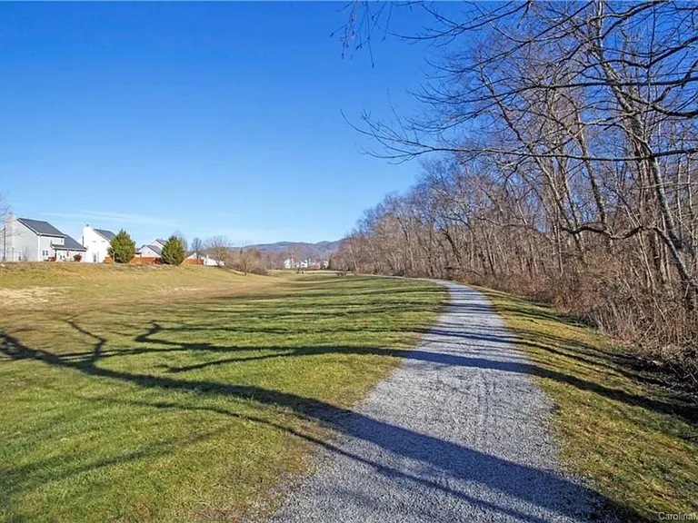 184 Walnut Crest Rd — Photo 46