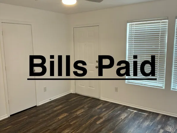 2102 E Arbors Ave, Hobbs, NM 88240