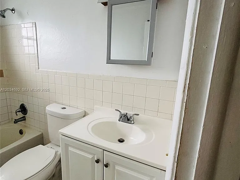 6601 SW 18th St #206 — Photo 5