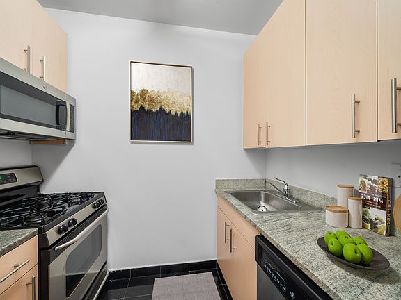 2nd image of 90 Washington St APT 10P