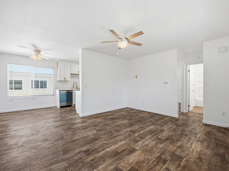 635 Emory St #15 — Photo 4