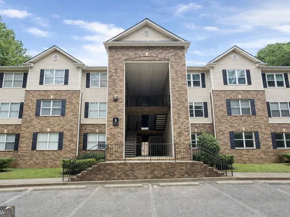 3215 Fairington Dr, Lithonia, GA 30038