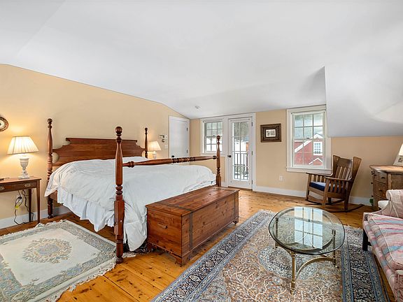 23rd image of 527 Benson Road