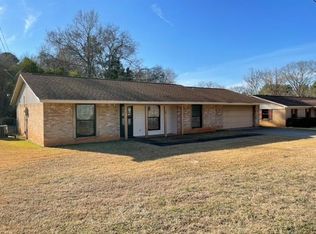 321 Chestnut Dr, Palestine, TX 75803