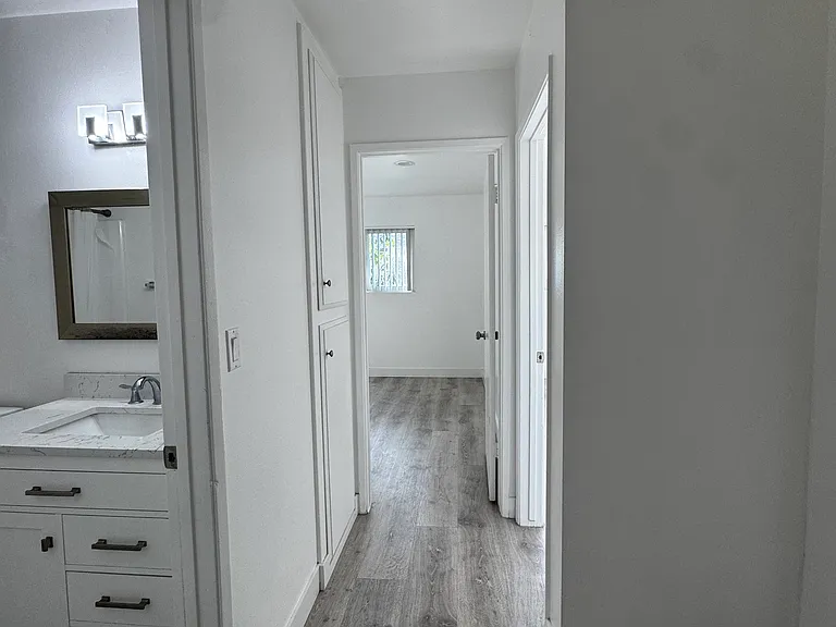 2601 W Orion Ave — Photo 19
