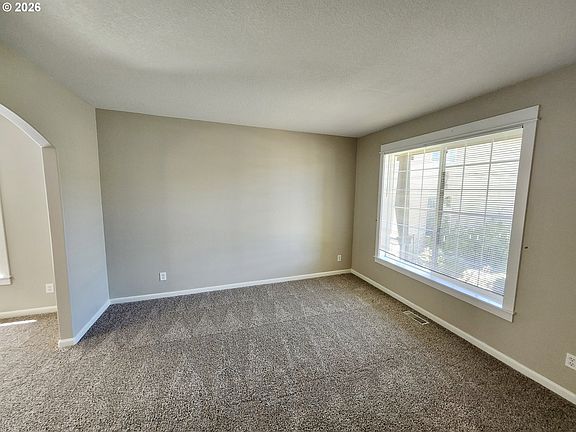 3rd image of 573 E 13th Pl